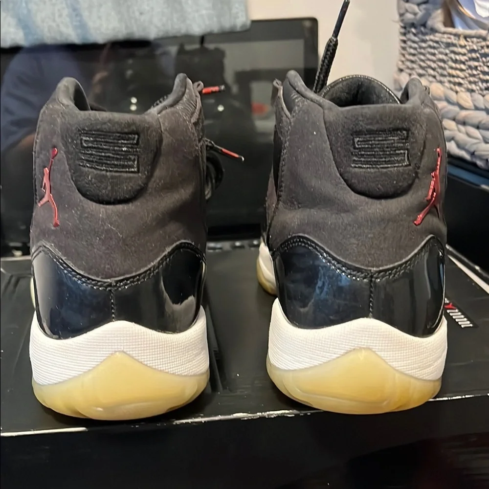 Air Jordan 11 Retro Men's Size 8